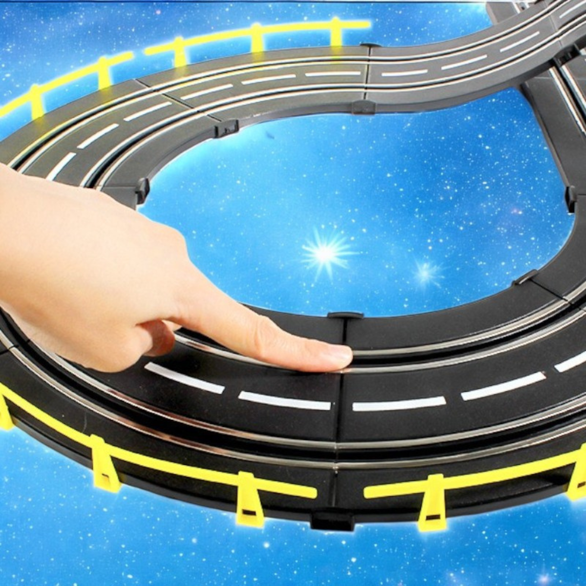 Uzaktan Kumandalı Yarış Pisti